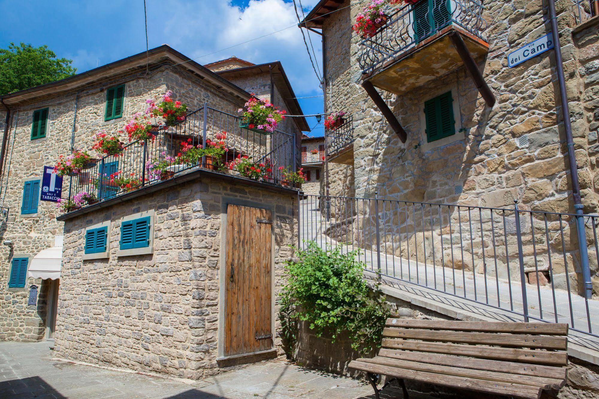 Borgo Dei Corsi Holiday House Reggiolo Exterior foto