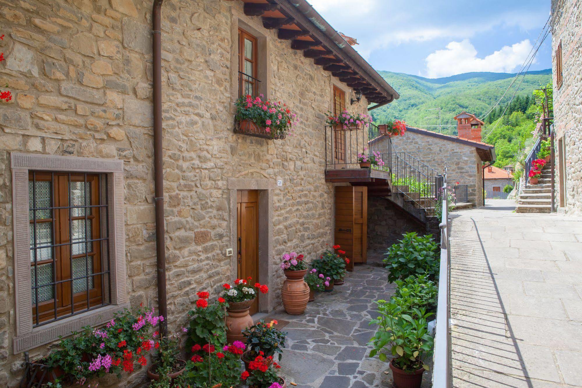 Borgo Dei Corsi Holiday House Reggiolo Exterior foto