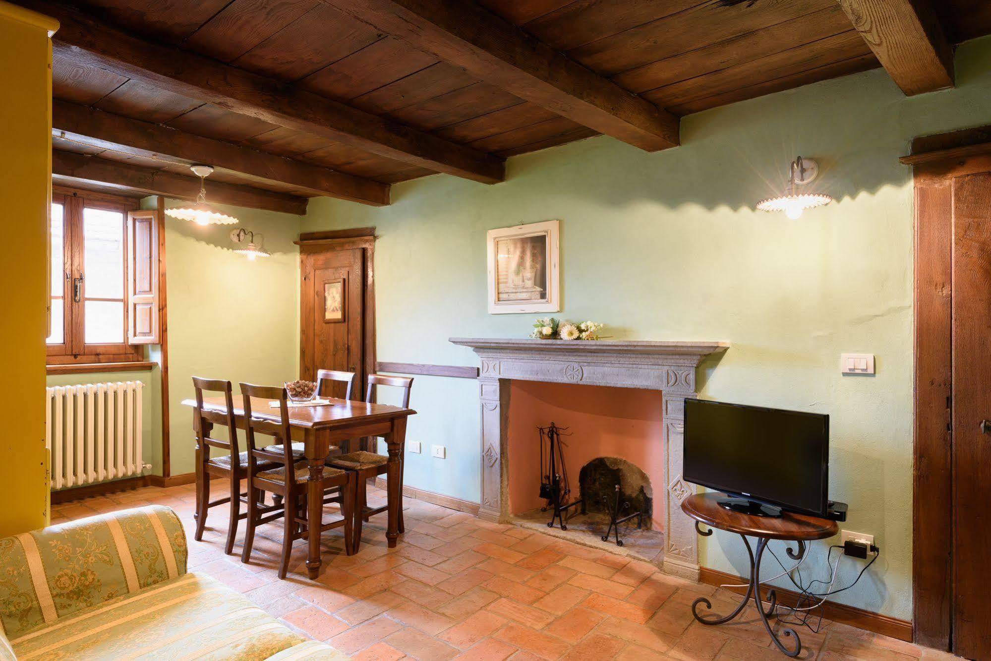 Borgo Dei Corsi Holiday House Reggiolo Exterior foto