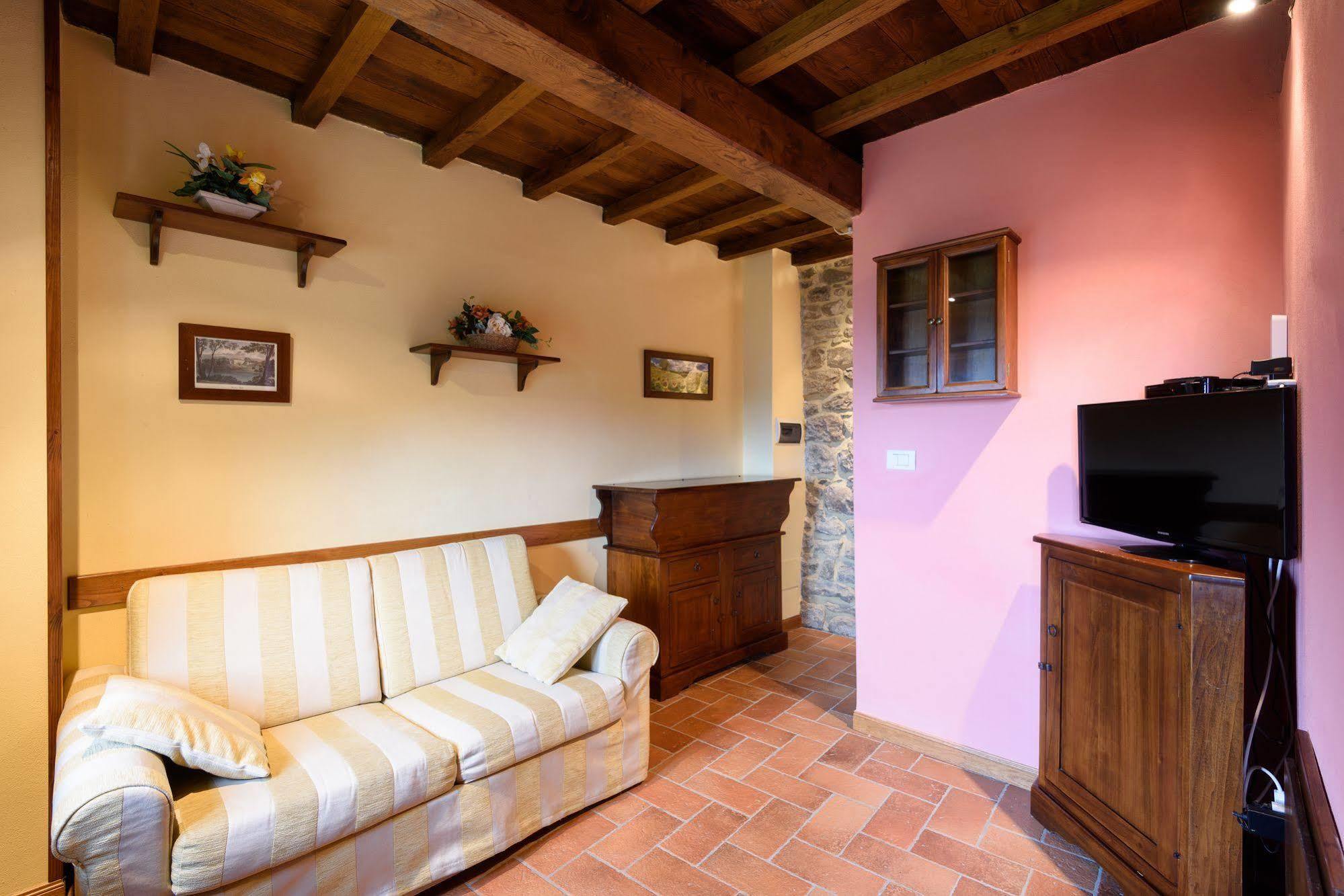 Borgo Dei Corsi Holiday House Reggiolo Exterior foto