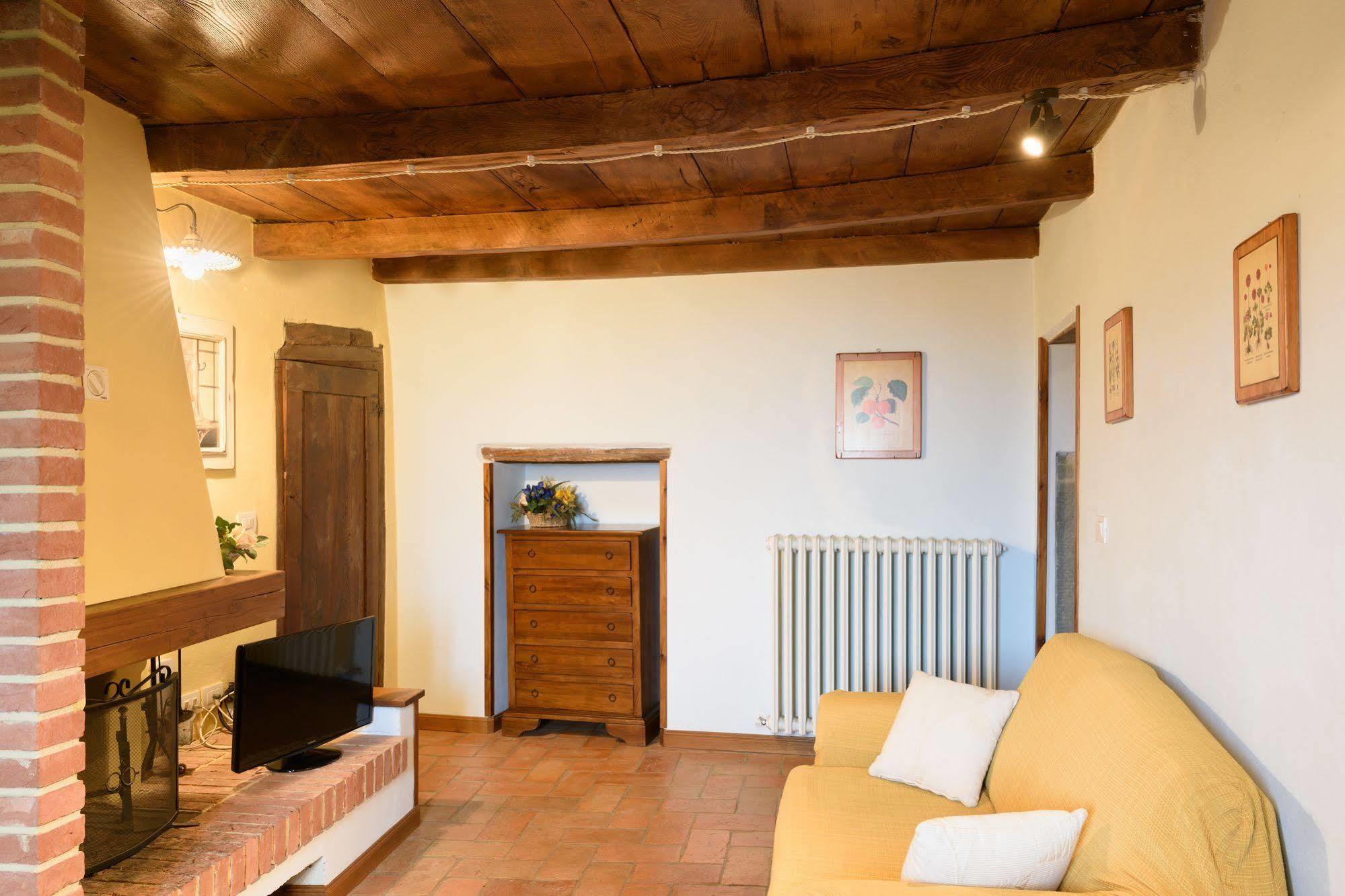 Borgo Dei Corsi Holiday House Reggiolo Exterior foto
