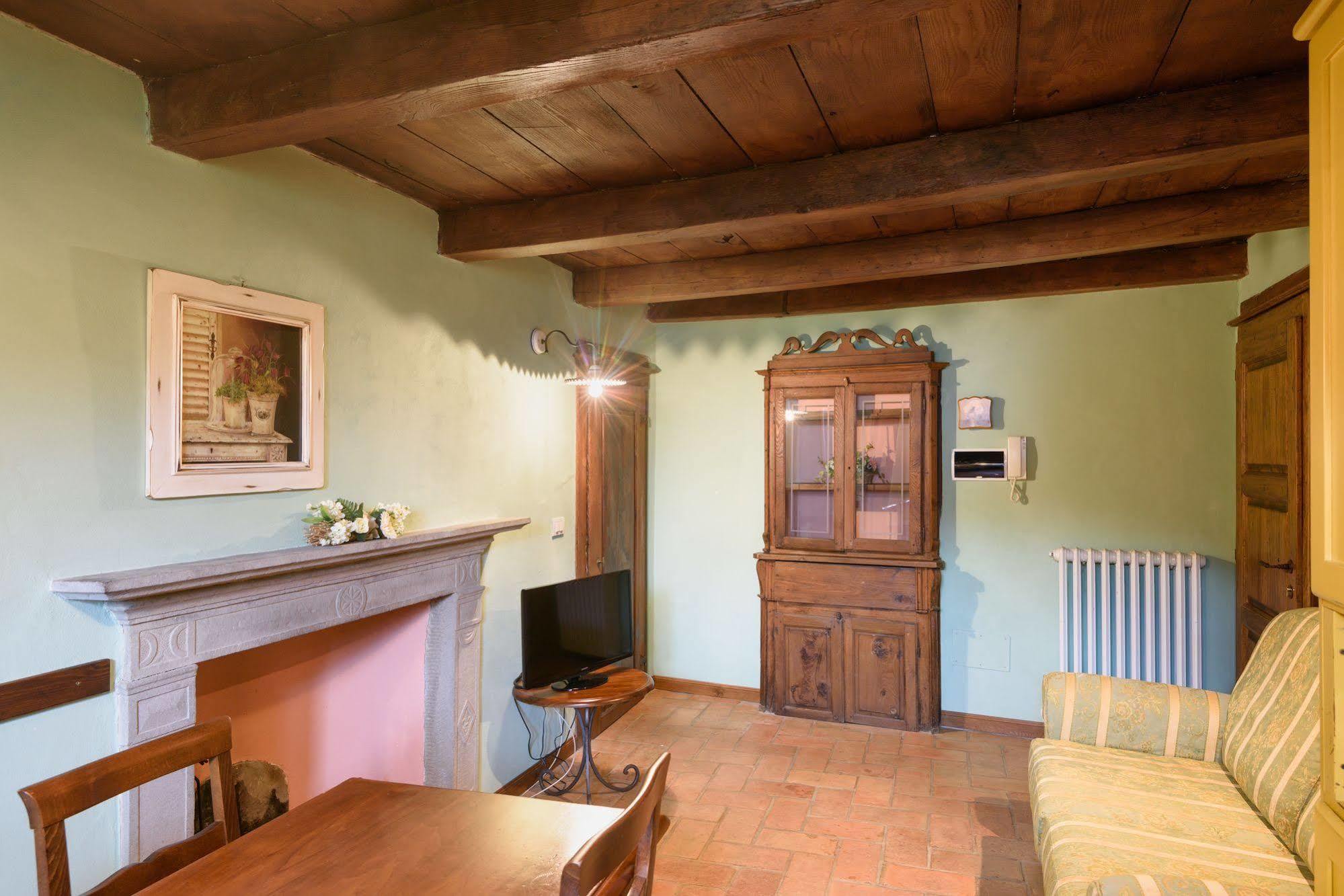 Borgo Dei Corsi Holiday House Reggiolo Exterior foto